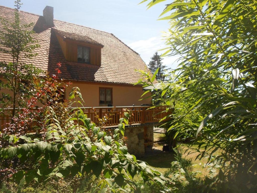 Ferienhaus in Kováov mit Terrasse, Grill und Garten photo 1