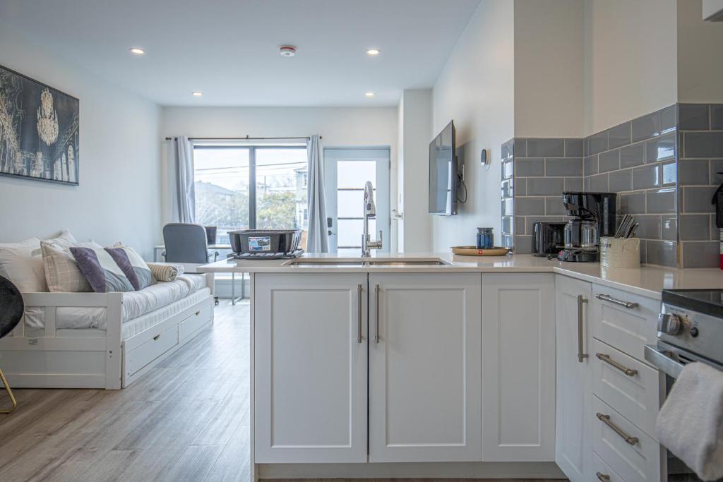 Private Unit in the heart of Ottawa, 3 minutes to downtown Ottawa