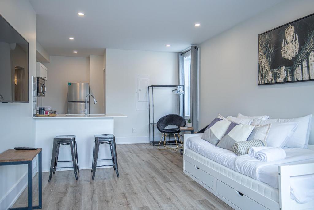 Private Unit in the heart of Ottawa, 3 minutes to downtown Ottawa photo 3