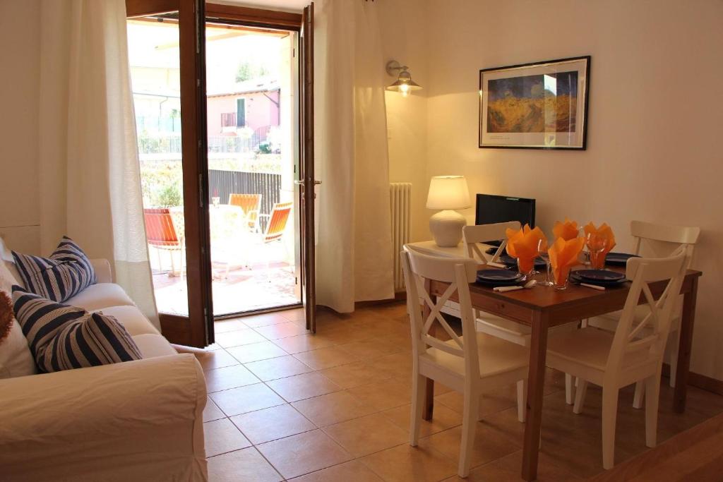 Helle Ferienwohnung in Santo mit Garten, gemeinsamem Pool und Terrasse photo 1