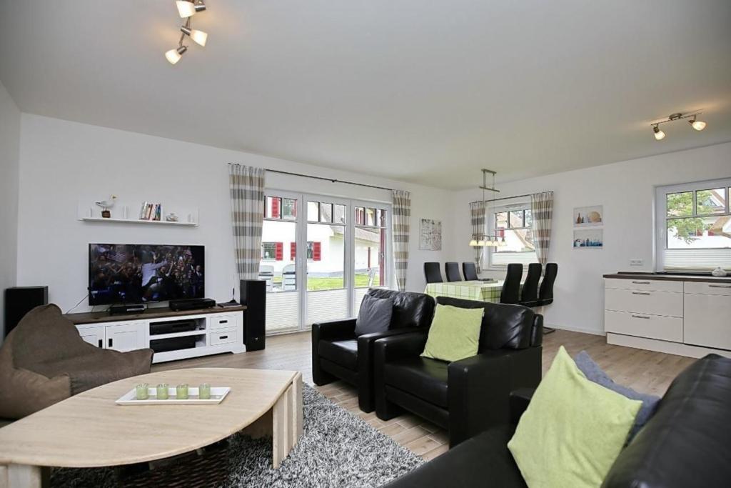 Schönes Ferienhaus in Boltenhagen mit Terrasse, Grill und Garten photo 3