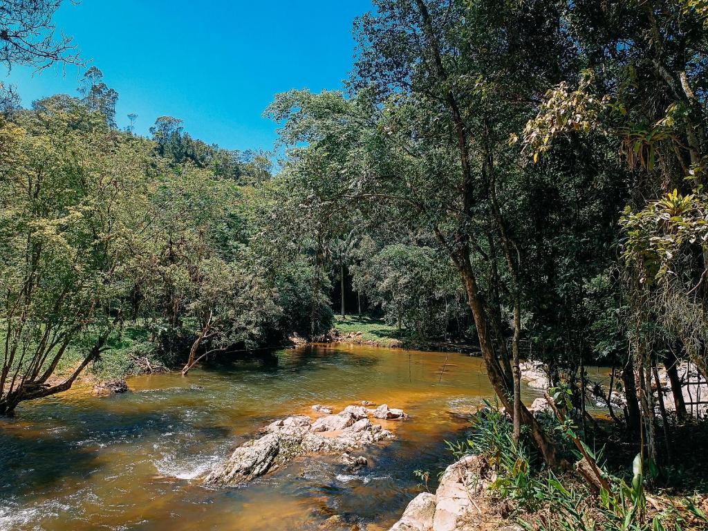 Cabana com cachoeira no quintal photo 3