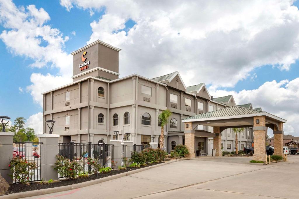 Comfort Suites Shenandoah-The Woodlands image