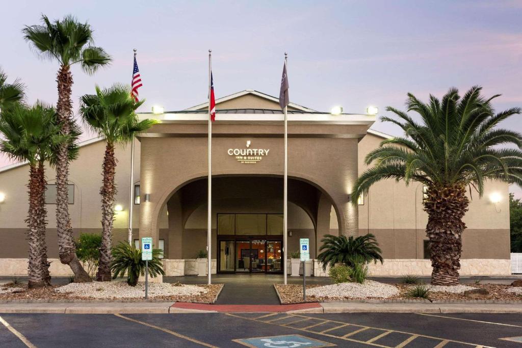 Country Inn & Suites by Radisson, Lackland AFB (San Antonio), TX image