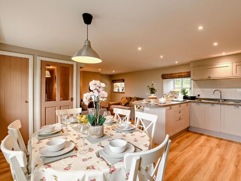 3 Bed in Allendale 92147 photo 3
