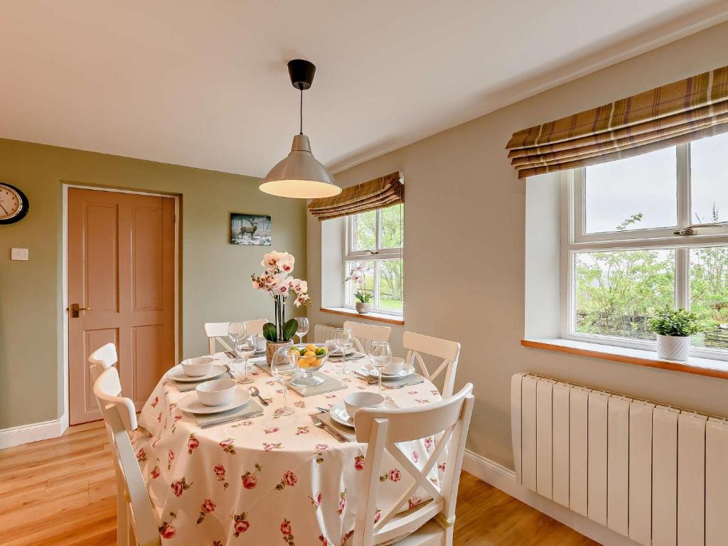 3 Bed in Allendale 92147 photo 4