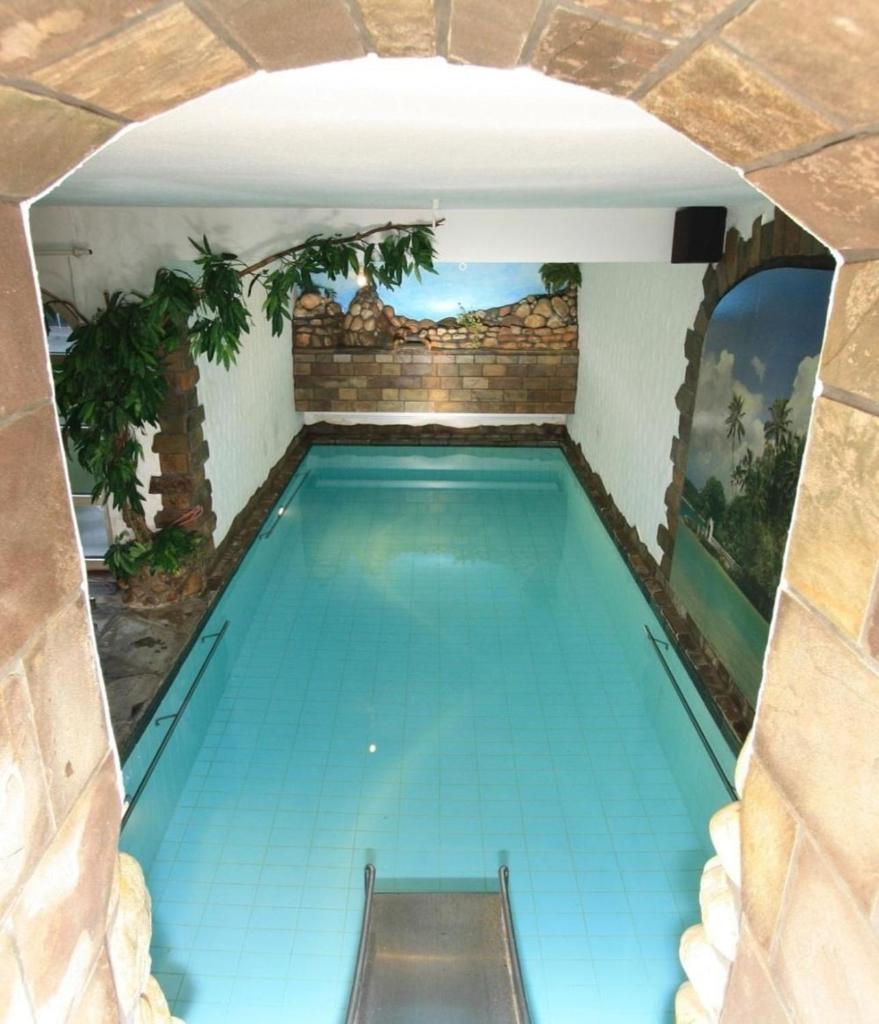 Kleine Ferienwohnung mit Hallenbad, Sauna und Dampfsauna zur Alleinnutzung in Zell photo 2