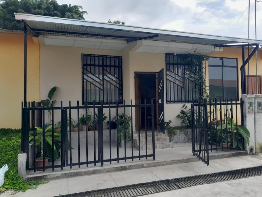 Acogedor Suite en Moyobamba - Medellín House I photo 2
