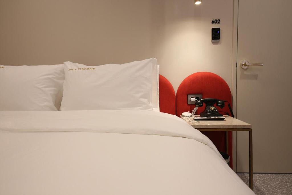 HOTEL The One