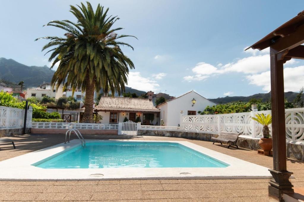 Typisch kanarische Finca mit eigenem Pool im Garten und herrlichem Blick