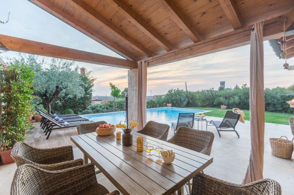 Villa Nar mit Pool und Panoramameerblick bei Porec photo 3