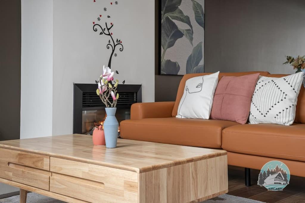 Aircabin - Docklands - Comfy - 2 Bedroom Townhouse