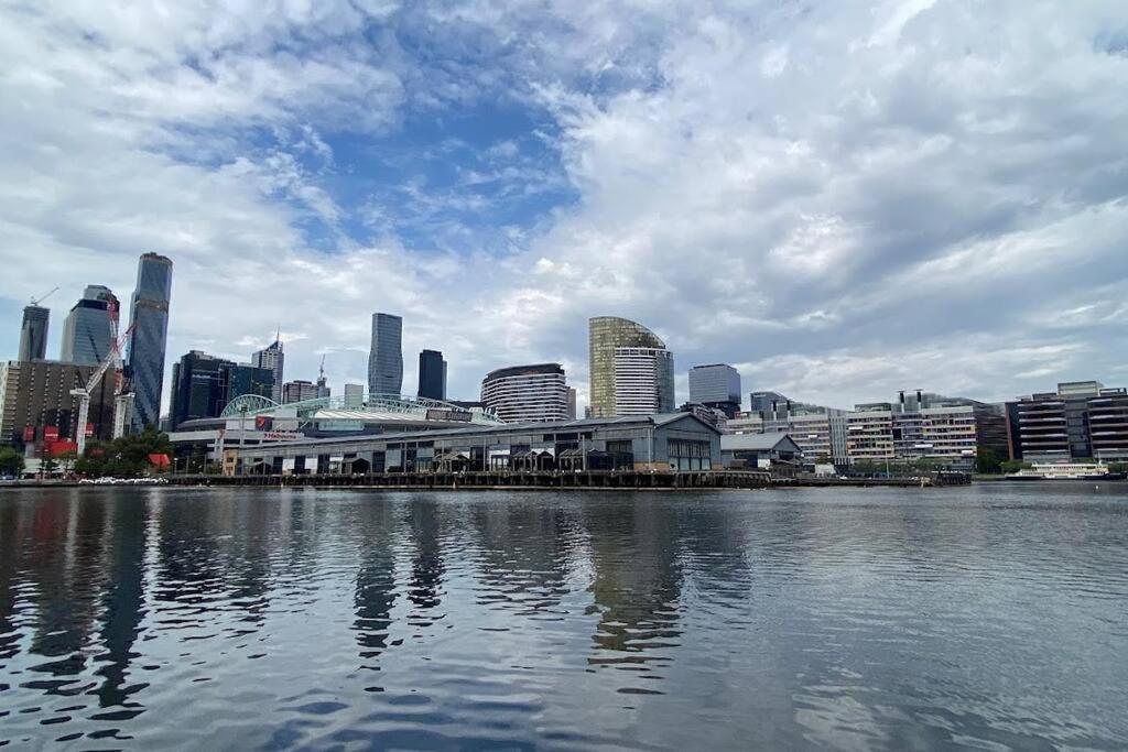 Aircabin - Docklands - Comfy - 2 Bedroom Townhouse photo 4