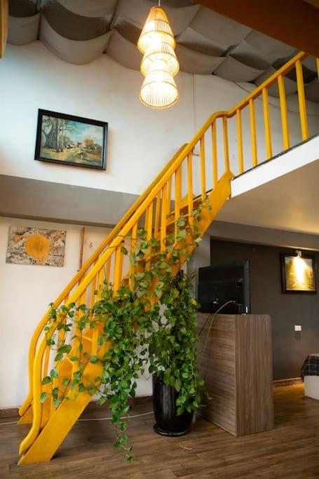 Sun Duplex - Amazing lake view the heart of HN