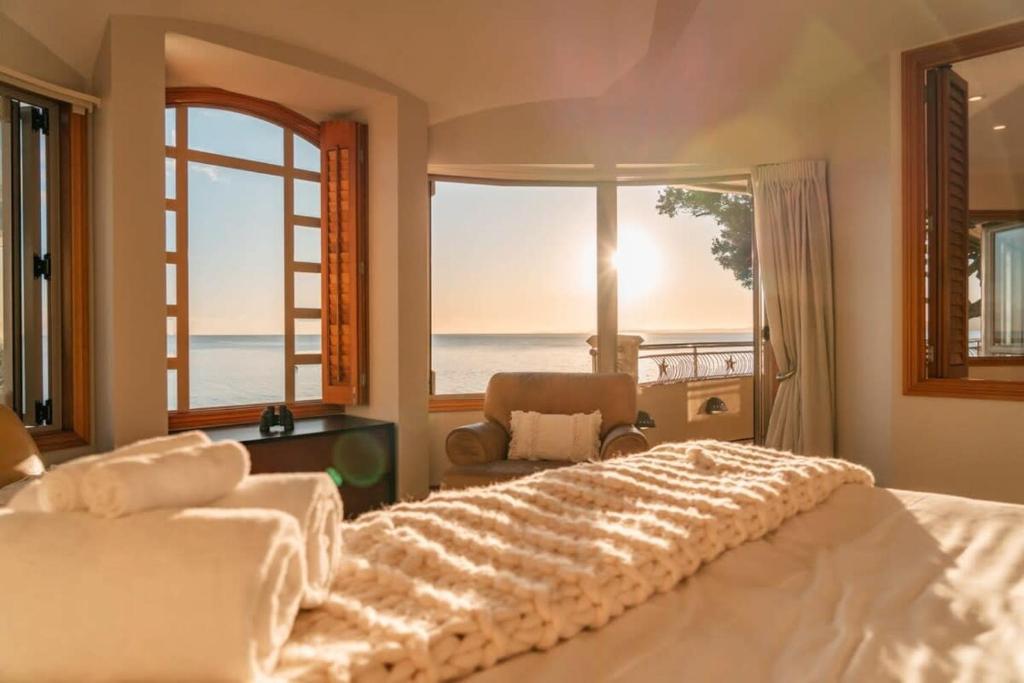 Takapuna Beachfront w Stunning Views photo 4