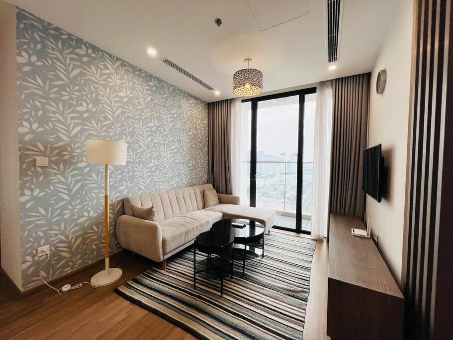 VNRooms - 2BR Vinhomes Skylake/ Unique & Youthful