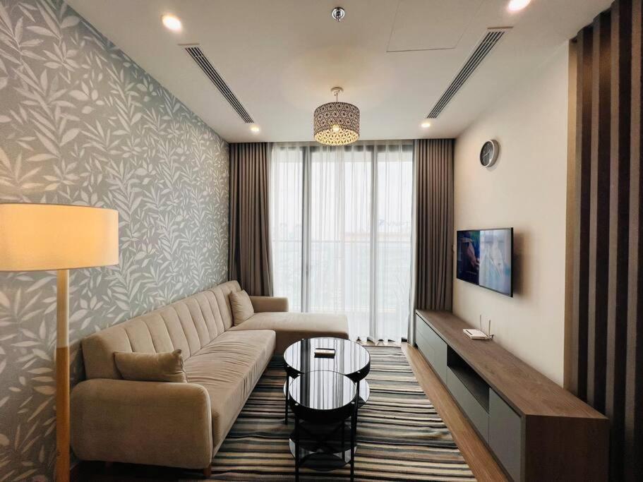 VNRooms - 2BR Vinhomes Skylake/ Unique & Youthful