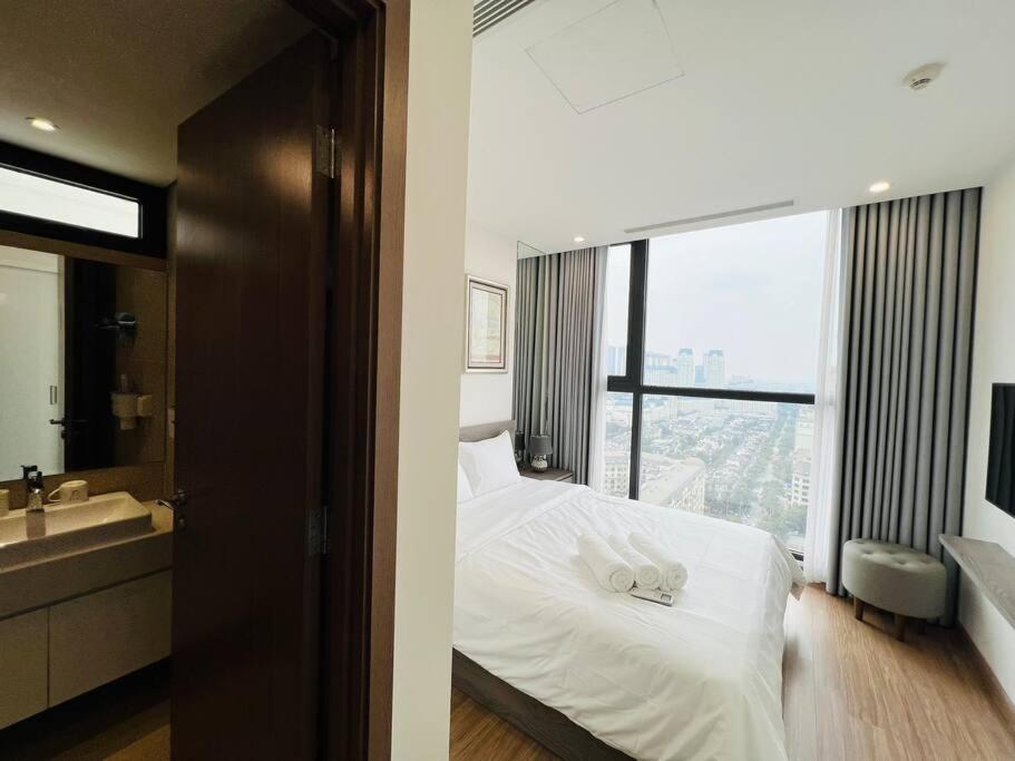 VNRooms - 2BR Vinhomes Skylake/ Unique & Youthful