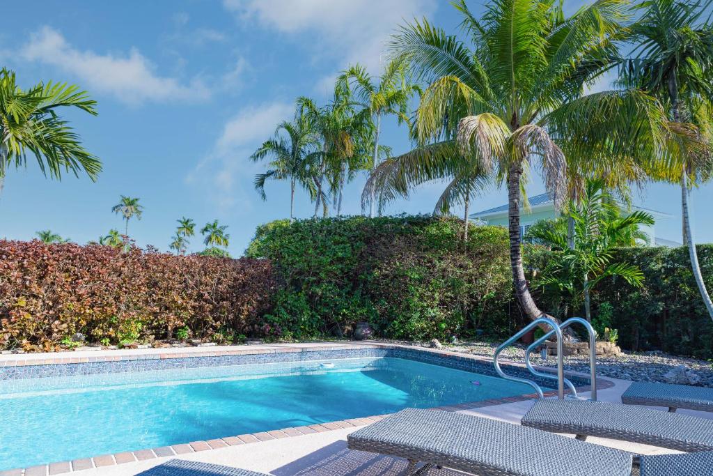 Private Villa with Pool and Sauna photo 4
