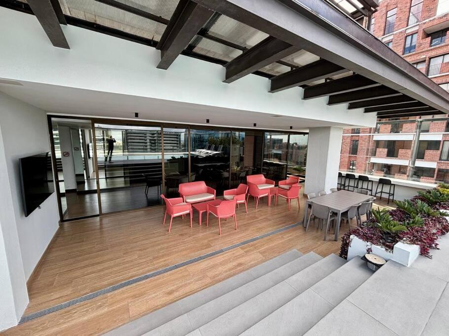 Beautiful 2 Bedroom with pool photo 2