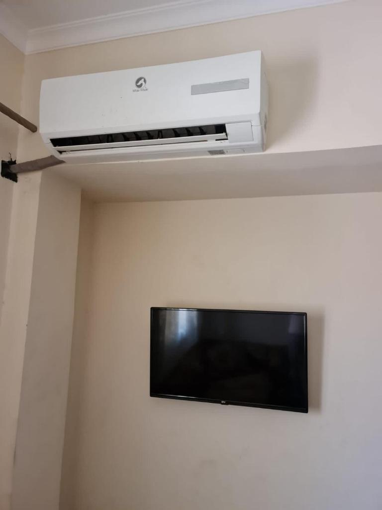 قريه ماليبو الزعفرانه امام طواحين الهواء photo 1