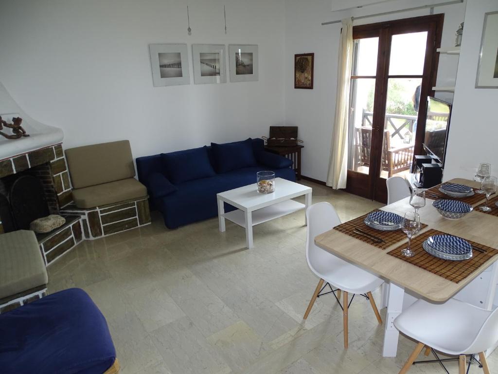 Front of the sea Elia Apartment photo 2