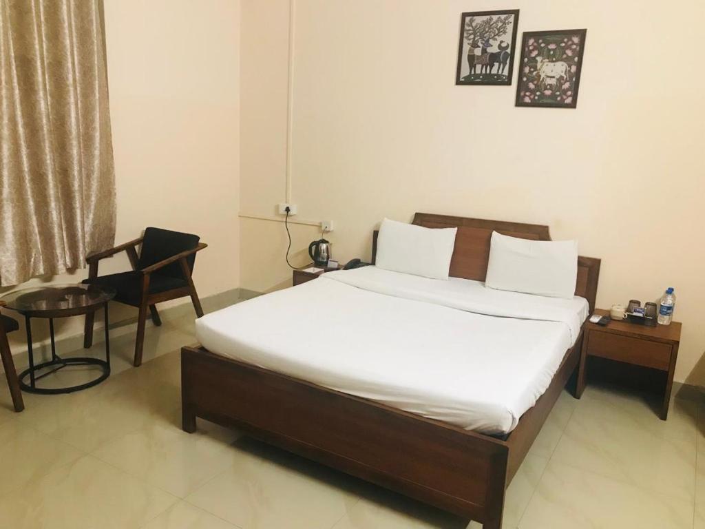 DWARKA KUNJ photo 1
