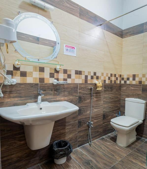 Royal FF,AC/Hygiene house 24/7 security modern photo 4