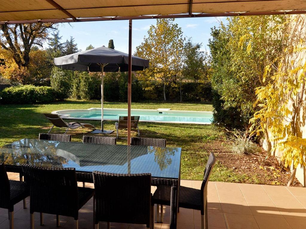 Luxury Provencal villa with view on the Luberon surroundings