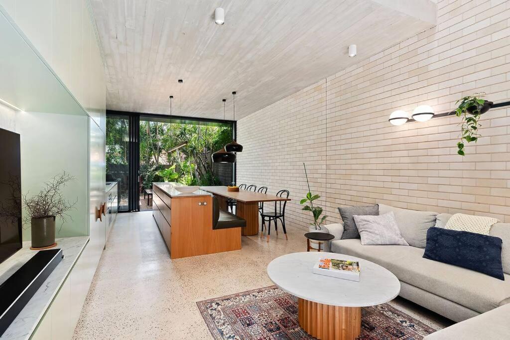 Cozy 3 Bedroom House Annandale photo 3