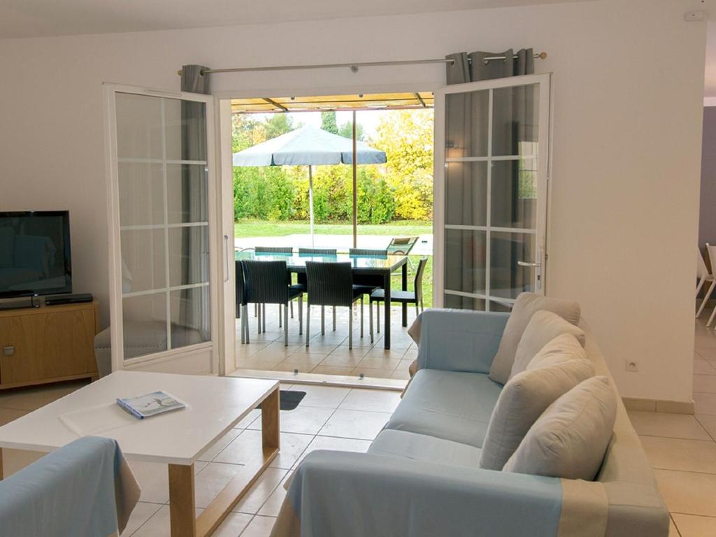 Luxurious Provencal villa in charming Luberon photo 3