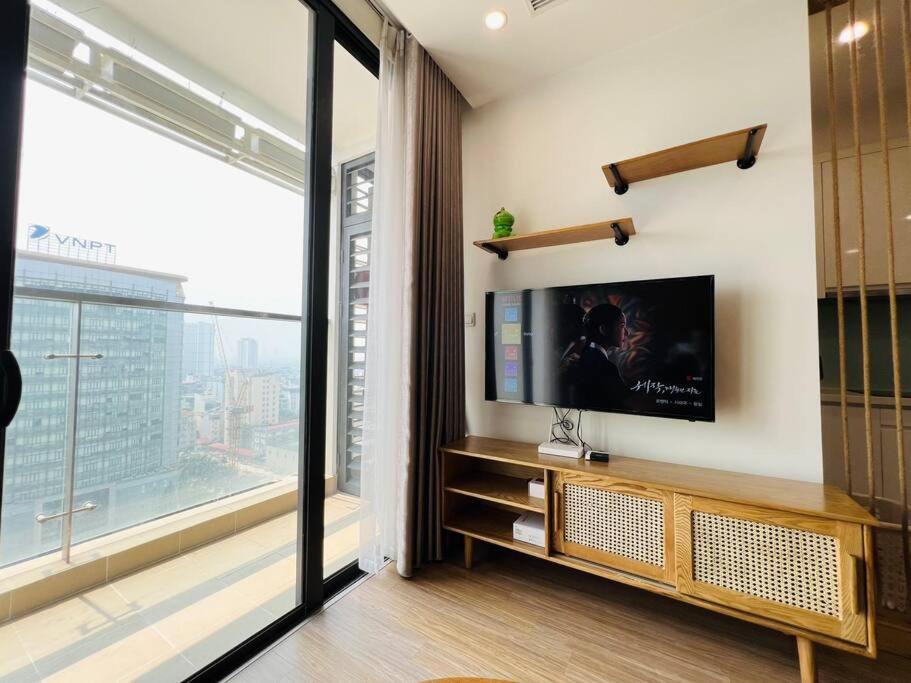 VNRooms - 2BR Vinhomes Skylake/ Tropical Style