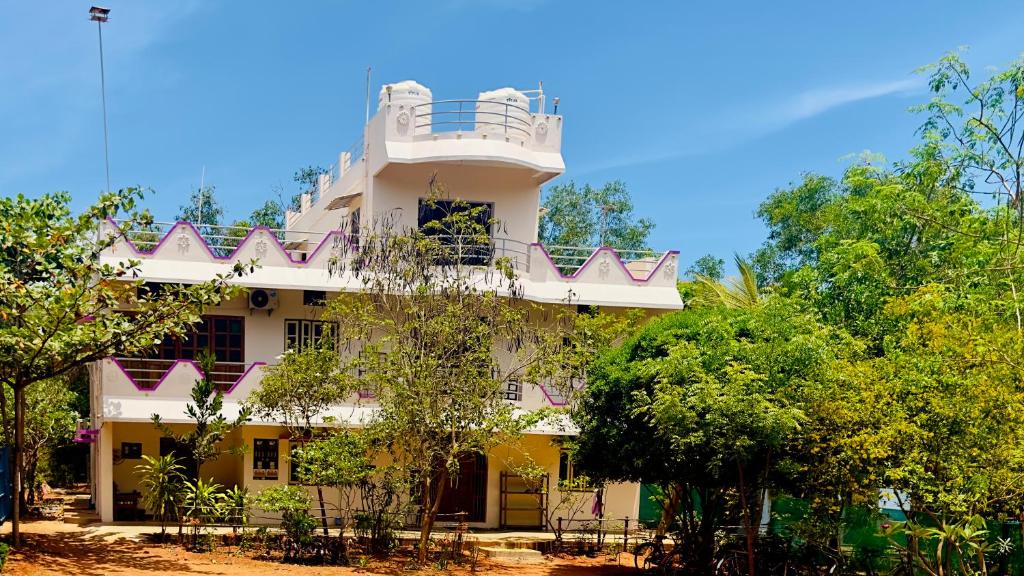 Lotus Garden - Near Matrimandir Center Auroville photo 3