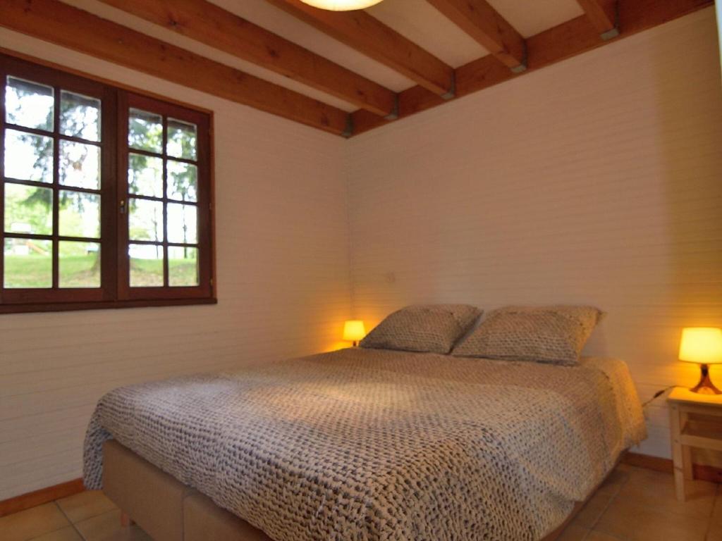 Serene Holiday Home in Cussac with Private Terrace Barbeque photo 3