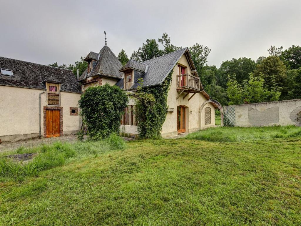 Pleasant Holiday Home in Raizeux with Garden photo 1