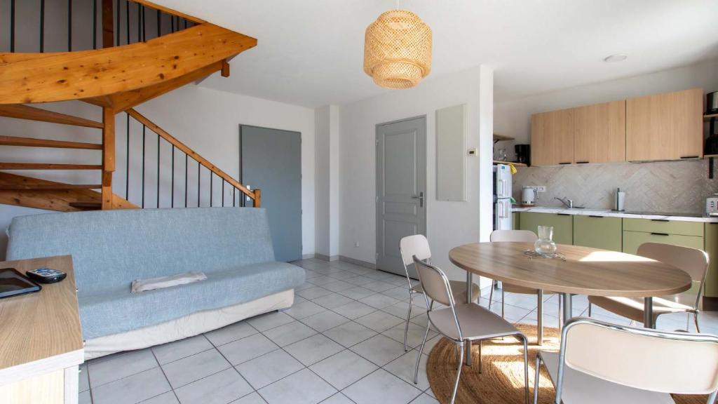 CAP CAMARGUE -F123- Appt lumineux 7 pers photo 2