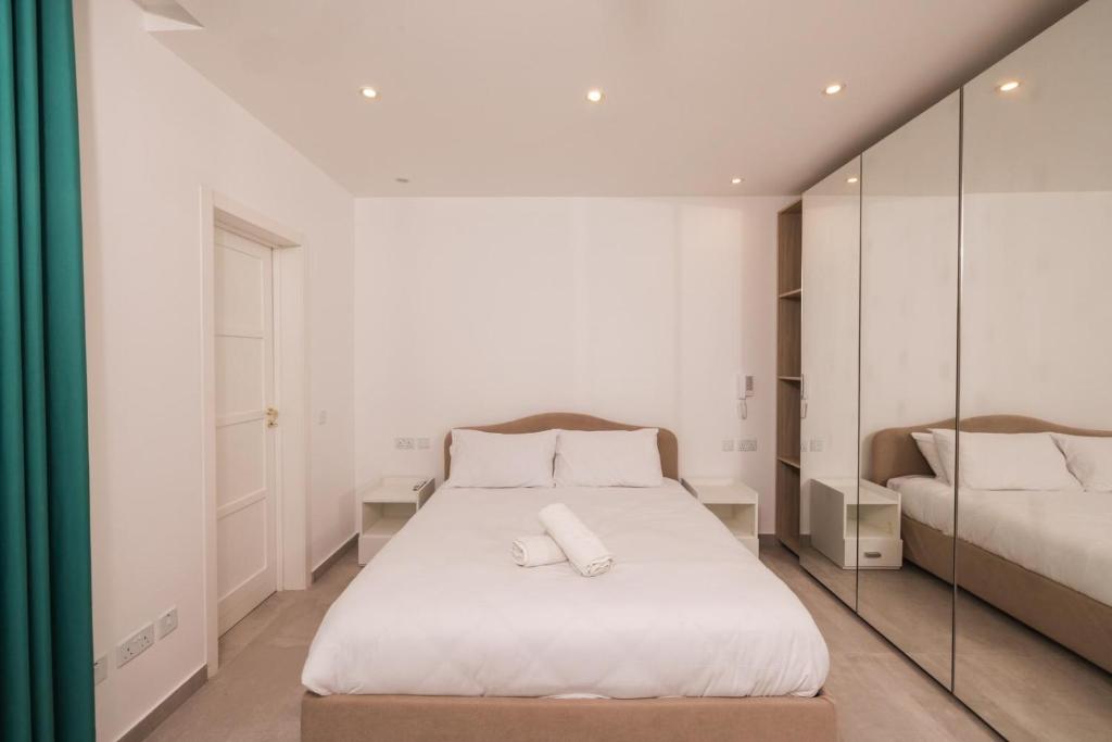 Swieqi 3 bedroom apartment 1 photo 3