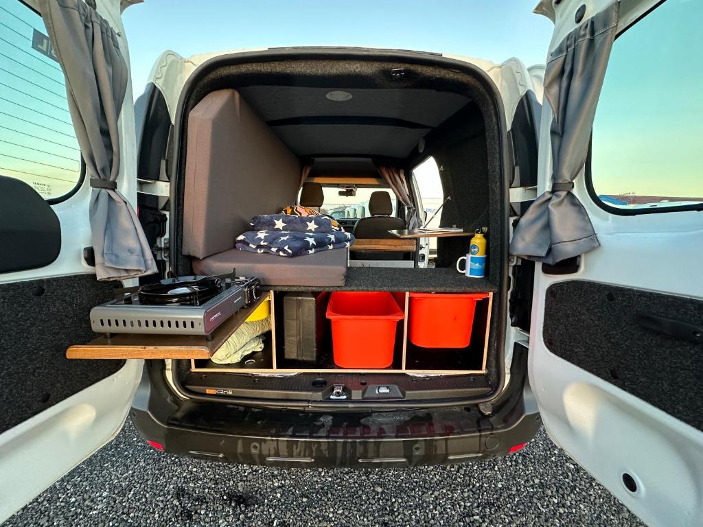 KúKú Campers - Campervans photo 1