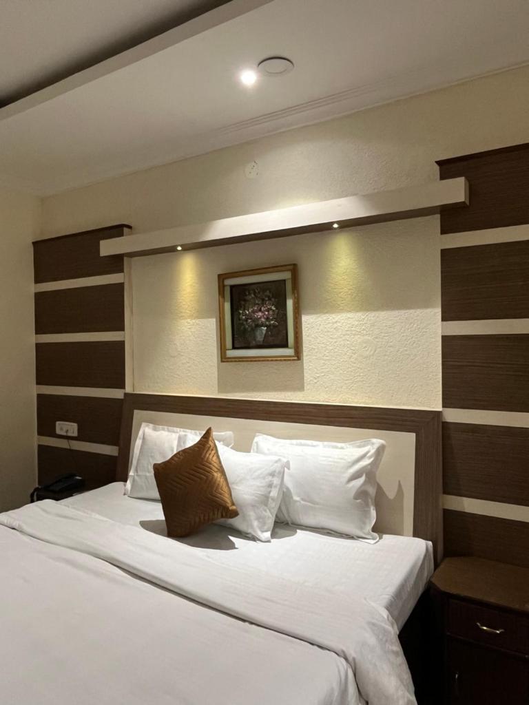Hotel Vasu International photo 3