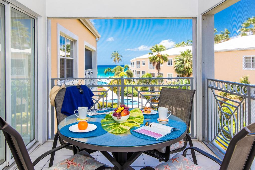 Modern Regal Beach Club Condo on Seven Mile Beach