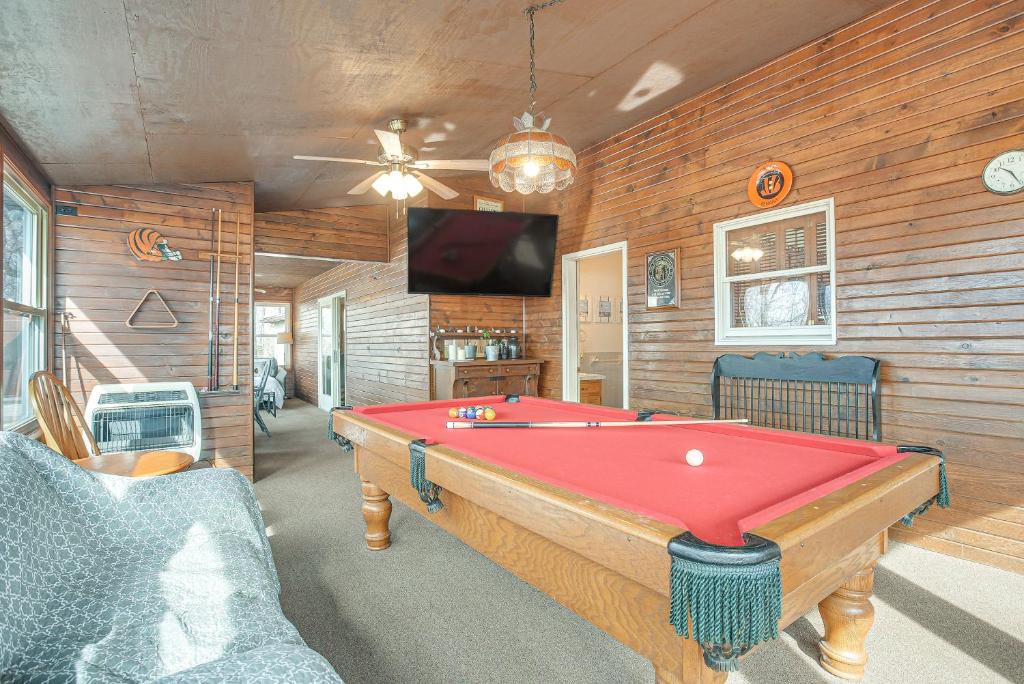 Pet-Friendly Ohio Escape with Pool, Deck and Fire Pit! photo 2
