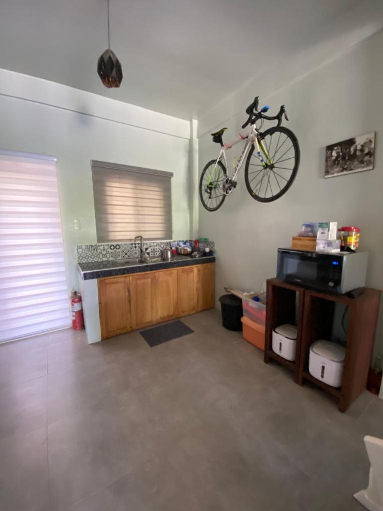 Room near tagaytay • wifii/Netflix photo 3
