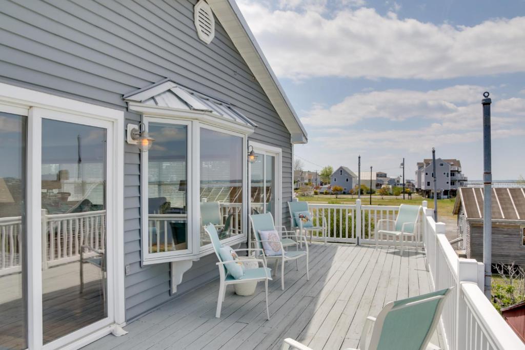 Bayfront Chincoteague Getaway with Fire Pit! photo 1