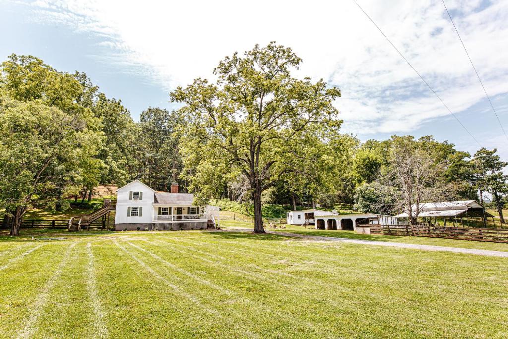 The Farmhouse at Hollow Hill photo 3