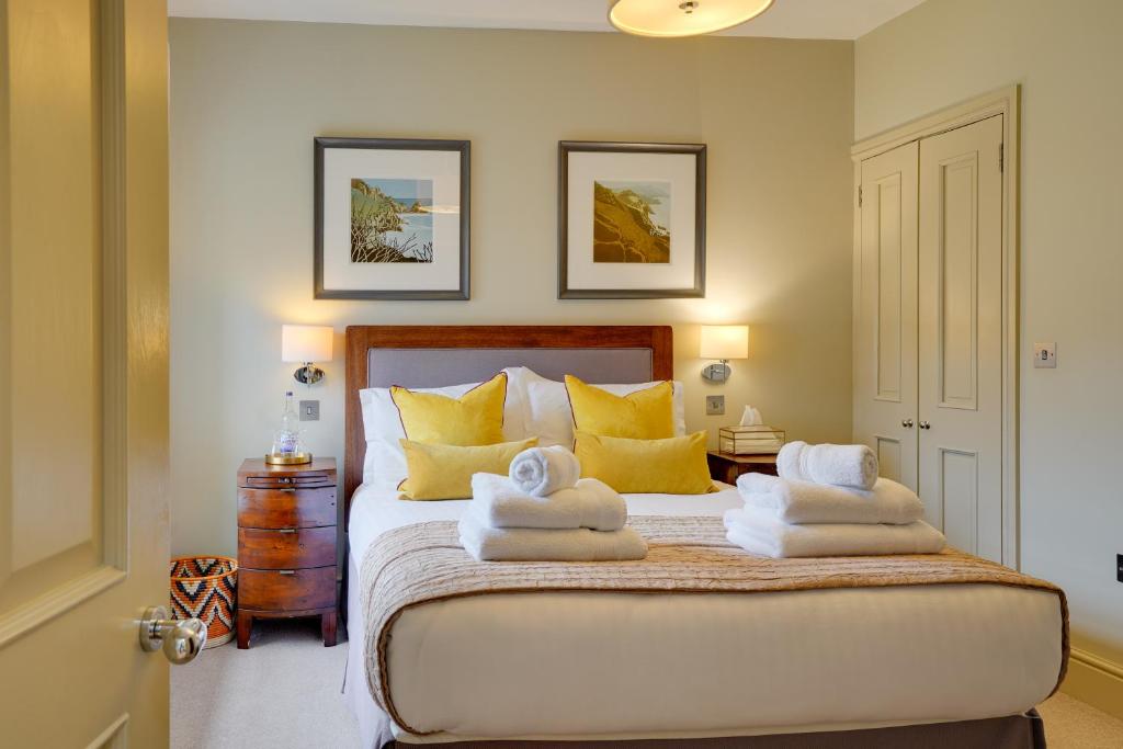 Pope Lodge: Stunning Stone Coach House Conversion photo 2