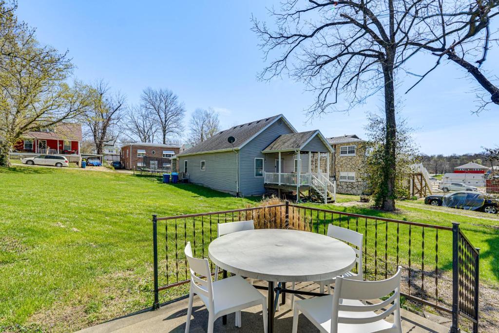 Jefferson City Bungalow Hot Tub and Patio! photo 2