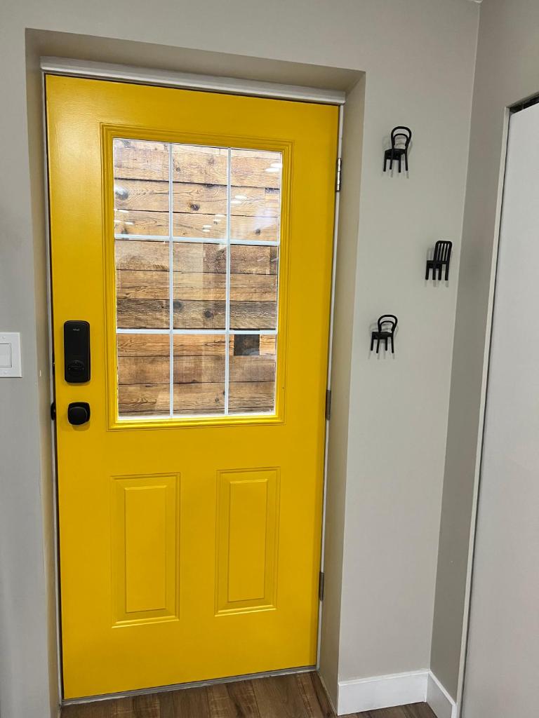 Yellow Door Suite photo 4