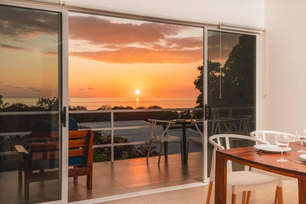 Close to best surf spot, stunning ocean view C