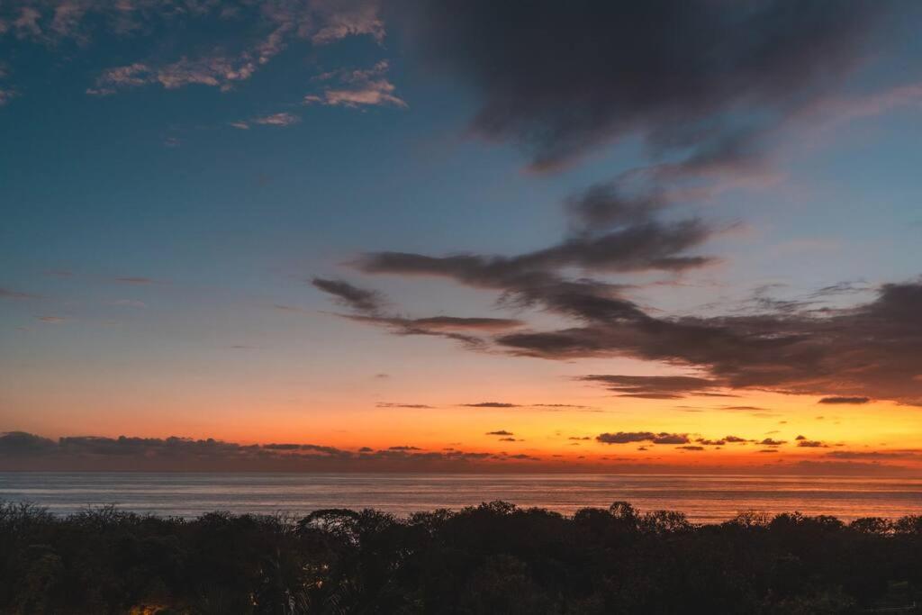 Close to best surf spot, stunning ocean view C photo 2