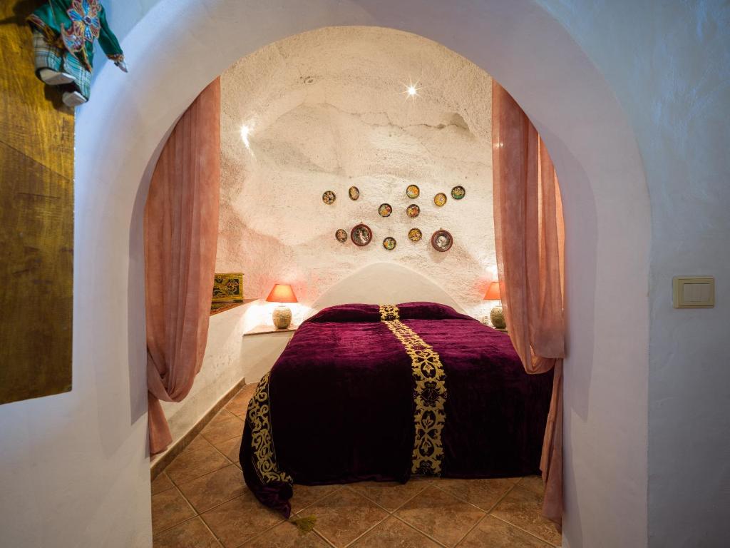 Castillo Lanzarote Villa 2 - Sleep in a Volcanic Cave photo 4